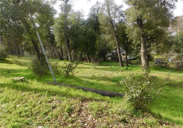 3rd image of 5560 Hale Ave, Clearlake, CA 95422 | MLS# LC25034739