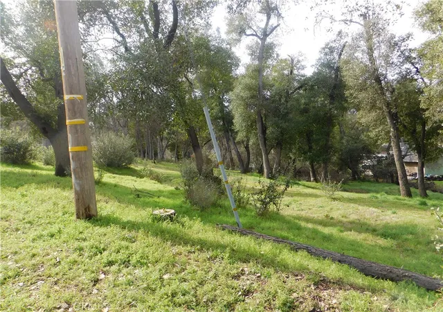 5th image of 5560 Hale Ave, Clearlake, CA 95422 | MLS# LC25034739