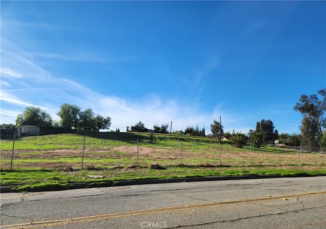 Homes for sale in Riverside, CA | 4998 Bushnell Ave, Riverside, CA 92505 | MLS# IV25036692