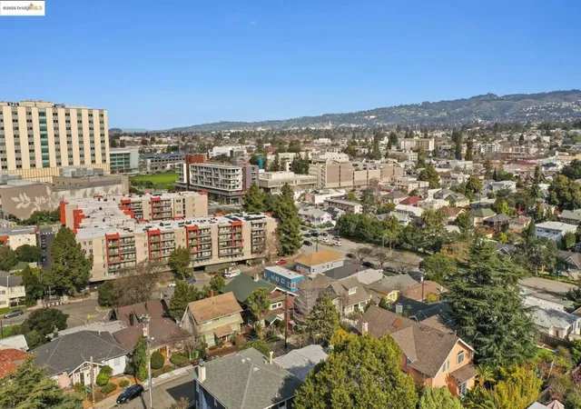 17th image of 3537 Kempton, Oakland, CA 94611 | MLS# 41086305