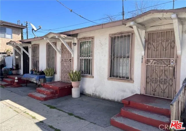 1st image of 1826 S Bonnie Brae St #3/4, Los Angeles, CA 90006 | MLS# 25499647