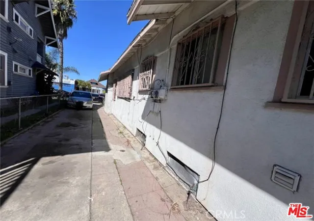 3rd image of 1826 S Bonnie Brae St, Los Angeles, CA 90006