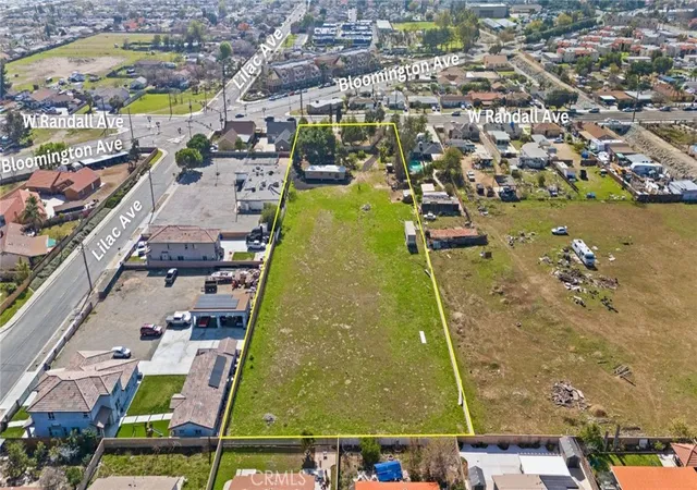 Photo 3 of Sale Pending at 520 W Randall Ave, Rialto, CA 92376 | MLS# IG25037328 | Listing updated on 2026-08-31