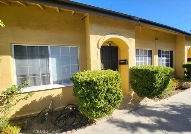 4th image of 1240 S Muirfield Rd, Los Angeles, CA 90019 | MLS# PW25035035