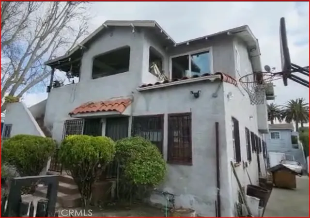 1st image of 2720 S Sycamore Ave, Los Angeles, CA 90016 | MLS# PW25035045