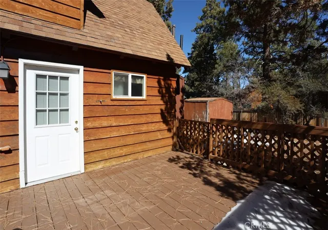 Homes for sale in Sugarloaf, CA | 631 Los Angeles Ave, Sugarloaf, CA 92386 | MLS# IG25038176