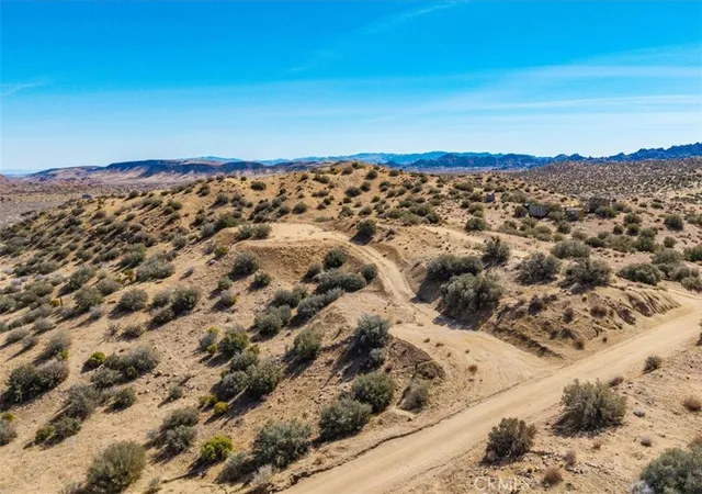 3rd image of 2841 Tumbleweed Trl, Pioneertown, CA 92268 | MLS# JT25037157