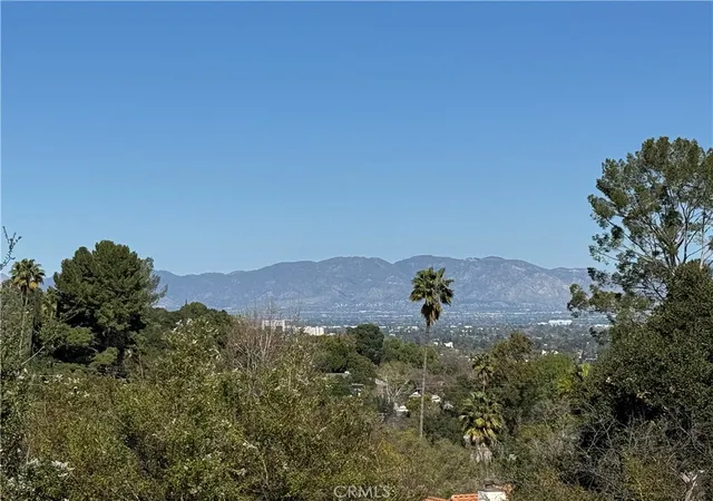 4th image of 3732 N Knobhill Dr, Sherman Oaks, CA 91423 | MLS# SR25039071
