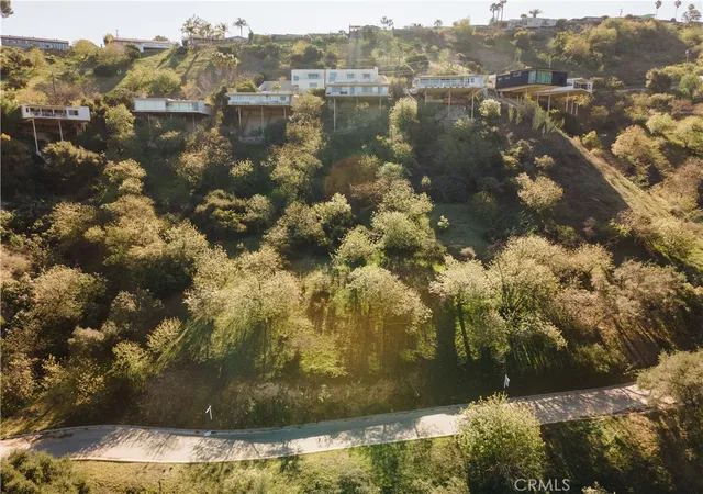 12th image of 3724 N Knobhill Dr, Sherman Oaks, CA 91423 | MLS# SR25039028