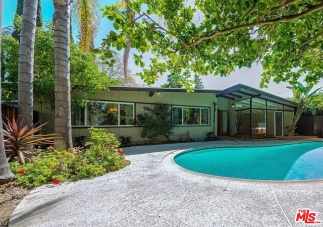 Photo 1 of Sale Pending at 8090 Mulholland Dr, Los Angeles, CA 90046 | MLS# 25502319 | Listing updated on 2026-09-10