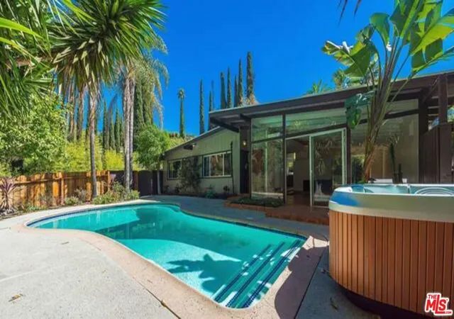 Photo 2 of Sale Pending at 8090 Mulholland Dr, Los Angeles, CA 90046 | MLS# 25502319 | Listing updated on 2026-09-10