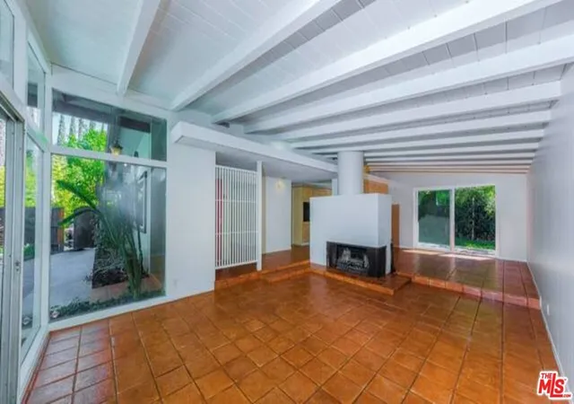 Photo 3 of Sale Pending at 8090 Mulholland Dr, Los Angeles, CA 90046 | MLS# 25502319 | Listing updated on 2026-09-10