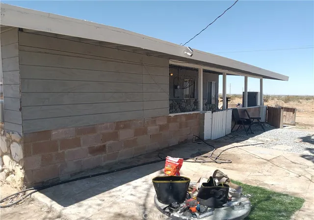 2nd image of 20515 20525 Us Hwy 395, Adelanto, CA 92301 | MLS# HD25042187