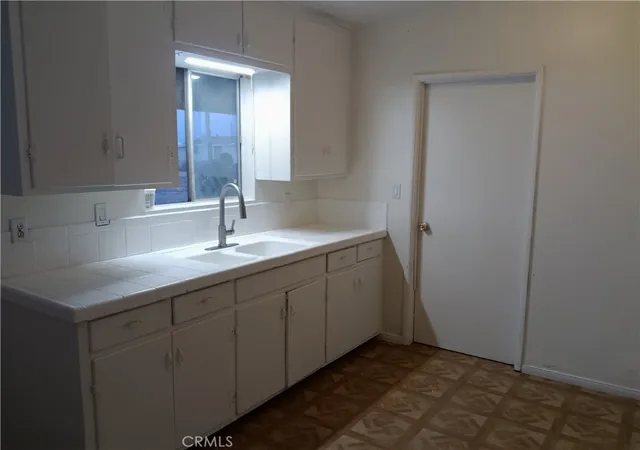 Listing Photo 5 - Condo for sale in building located at 20515 20525 Us Hwy 395, Adelanto, CA 92301