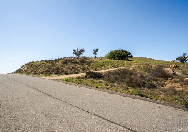 2nd image of 9335 Hollie Dr, Redlands, CA 92373 | MLS# OC25042124
