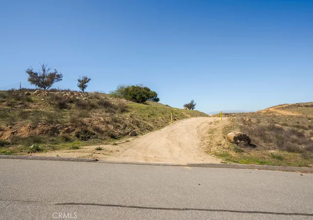 Photo 3 of Sale Pending at 9335 Hollie Dr, Redlands, CA 92373 | MLS# OC25042124 | Listing updated on 2025-11-18