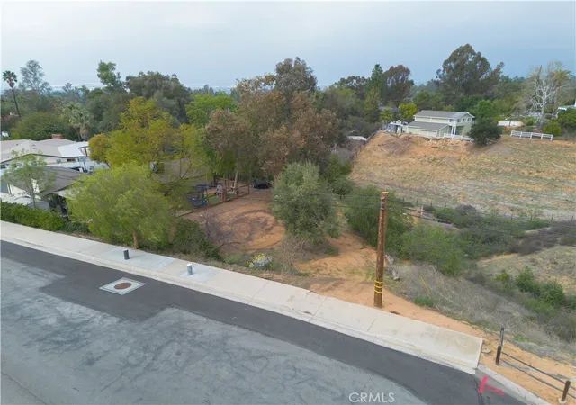 1st image of 848 W Sunset Dr, Redlands, CA 92373 | MLS# IG25044052
