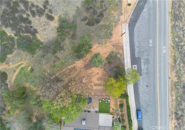 Photo 3 of Sale Pending at 848 W Sunset Dr, Redlands, CA 92373 | MLS# IG25044052 | Listing updated on 2026-10-01
