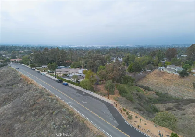 6th image of 848 W Sunset Dr, Redlands, CA 92373 | MLS# IG25044052