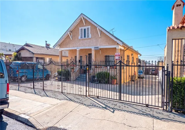4th image of 2432 Fairmount St, Los Angeles, CA 90033 | MLS# DW25045422
