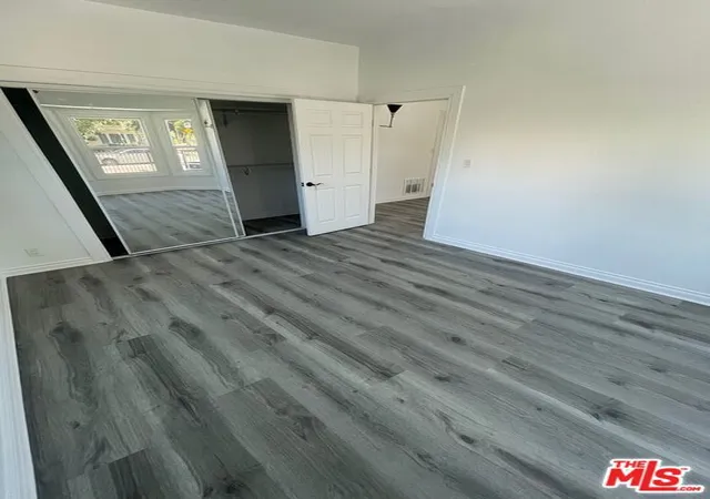 Listing Photo 2 - Condo for sale in building located at 1746 Crenshaw Blvd, Los Angeles, CA 90019 - Unit #