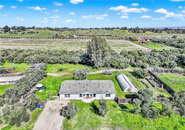 4th image of 23580 Loleta, Corning, CA 96021 | MLS# SN25047698