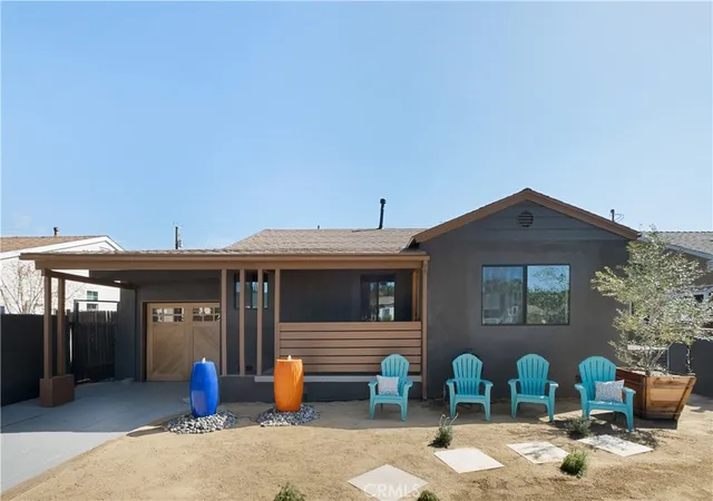 Single family home for sale at 1506 N Niagara St, Burbank, CA 91505 | MLS# SR25048803 | Listing updated on 2025-03-26