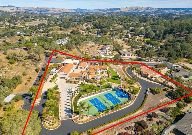 Photo 4 of Single family home for sale at 515 Windermere Ln, Arroyo Grande, CA 93420 | MLS# PI25049458 | Listing updated on 2026-04-20