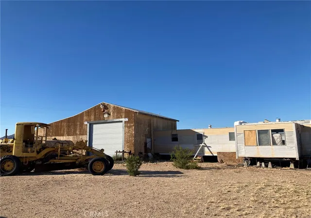 Photo 3 of Manufactured home for sale at 35127 Condor Rd, Newberry Springs, CA 92365 | MLS# HD25050466 | Listing updated on 2026-04-02