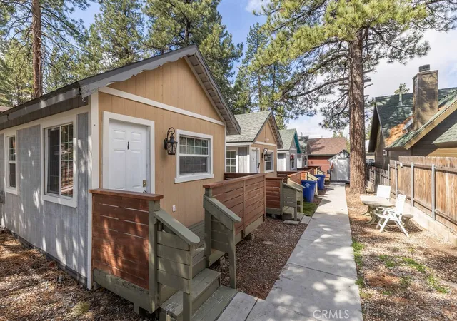 2nd image of 528 Cottage Ln, Big Bear Lake, CA 92315 | MLS# IG25050664