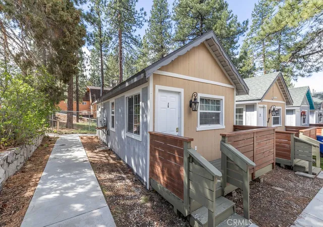 3rd image of 528 Cottage Ln, Big Bear Lake, CA 92315