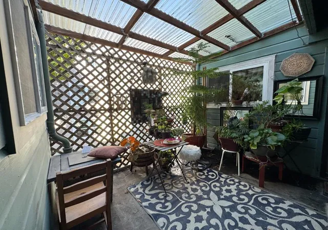 5th image of 370 Bartlett St, San Francisco, CA 94110