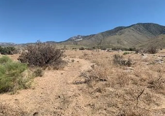 Photo 2 of Land for sale at 0 Emerald, Lucerne Valley, CA 92356 | MLS# SW25051473 | Listing updated on 2025-12-31