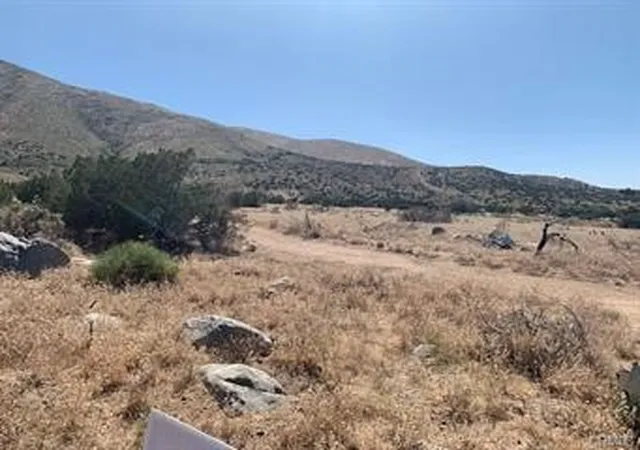 Photo 4 of Land for sale at 0 Emerald, Lucerne Valley, CA 92356 | MLS# SW25051473 | Listing updated on 2025-12-31