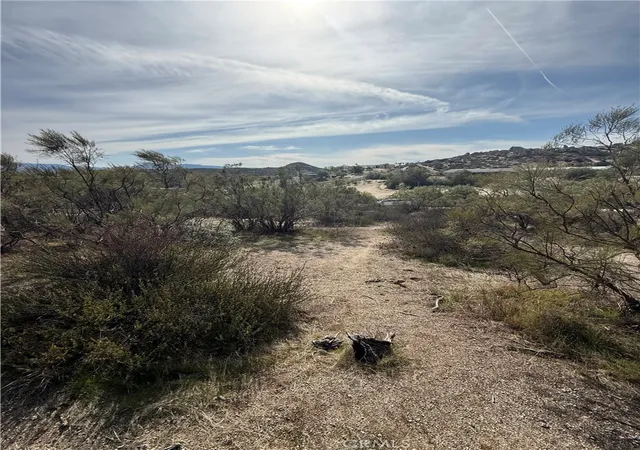 3rd image of 40680 Faure Rd, Hemet, CA 92544 | MLS# SW25053280