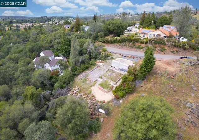 2nd image of 3098 Oakwood Rd, Cameron Park, CA 95682 | MLS# 41089161