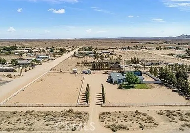 image of 27737 Morgan Ln, Boron, CA 93516 | MLS# FR25053966