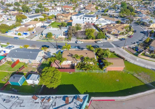 Listing Photo 2 - Condo for sale in building located at 7126 7128 Hyatt St, San Diego, CA 92111 - Unit #