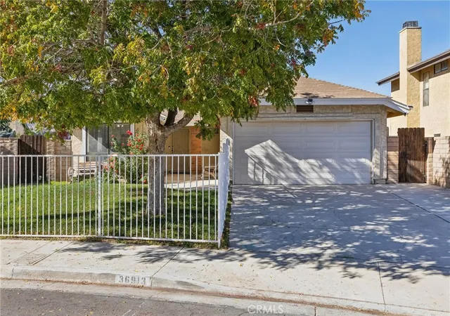 2nd image of 36913 Tobira Dr, Palmdale, CA 93550 | MLS# DW25059827