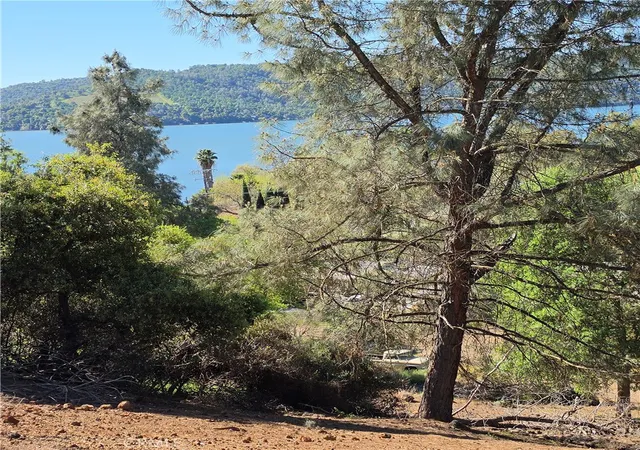 2nd image of 13477 Arrowhead Rd, Clearlake, CA 95422 | MLS# LC25053870