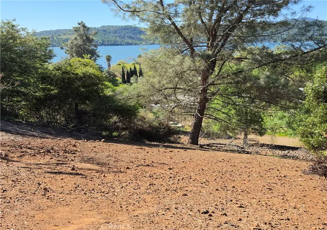 4th image of 13477 Arrowhead Rd, Clearlake, CA 95422 | MLS# LC25053870