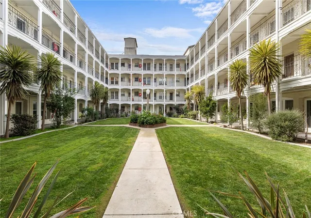 Condo for sale at 4125 S Figueroa St #202, Los Angeles, CA 90037 | MLS# SR25064421 | Listing updated on 2025-03-25