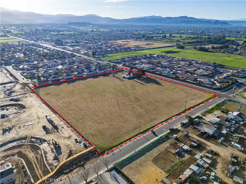 Photo 1 of Land for sale at 1817 W 7th Street, San Jacinto, CA 92582 | MLS# TR25064799 | Listing updated on 2026-03-31