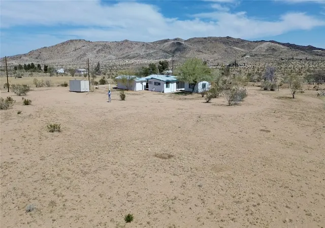 Homes for sale in Landers, CA | 2674 Chapton Ln, Landers, CA 92285 | MLS# OC25068734