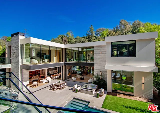 Photo 2 of Mansion for sale at 2641 Hutton Dr, Beverly Hills, CA 90210 | MLS# 25517319 | Listing updated on 2026-10-01