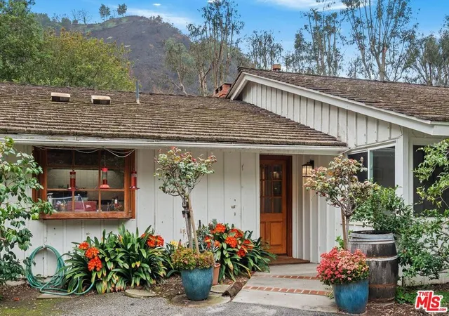 5th image of 1809 Melhill Way, Los Angeles, CA 90049 | MLS# 25519341