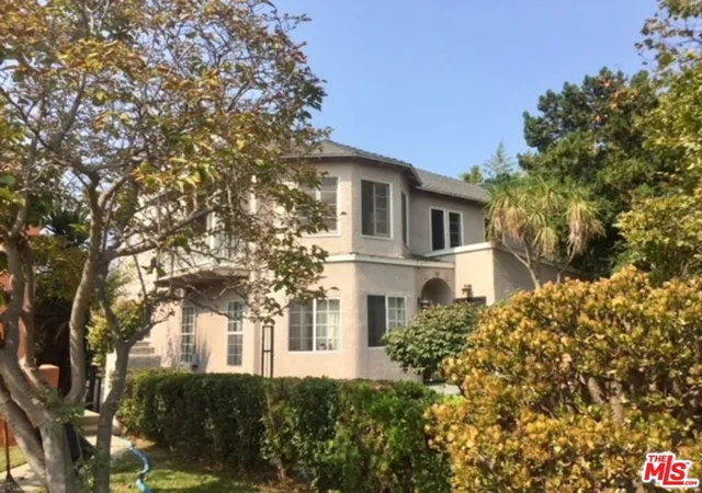 Homes for sale in Los Angeles, CA | 4516 St Charles Pl, Los Angeles, CA 90019 | MLS# 25519347