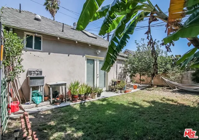 Homes for sale in Los Angeles, CA | 4516 St Charles Pl, Los Angeles, CA 90019 | MLS# 25519347