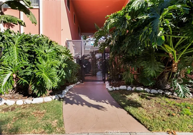 Homes for sale in Long Beach, CA | 1023 E 1st St #19, Long Beach, CA 90802 | MLS# OC25072390