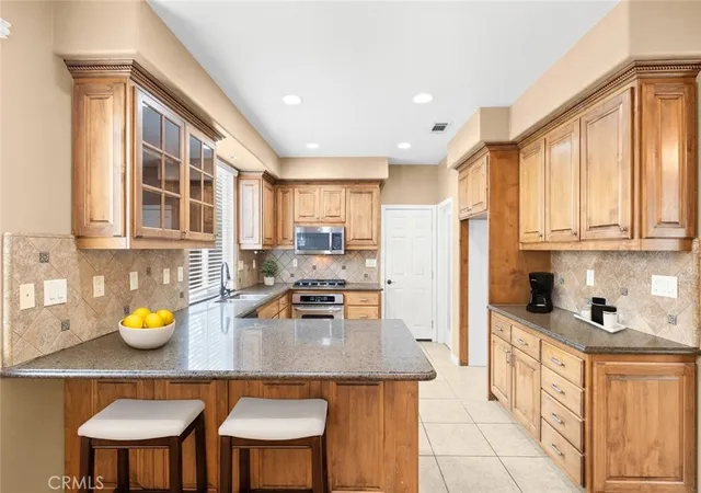 Photo 2 of Sale Pending at 32865 Naples Ct, Temecula, CA 92592 | MLS# CV25072785 | Listing updated on 2026-09-23
